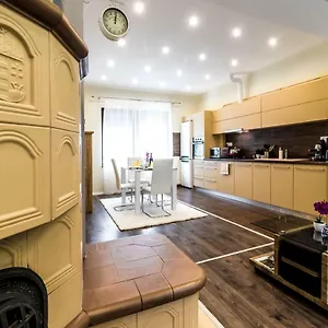  Apartman Spotlight Apartmanház Magyarország